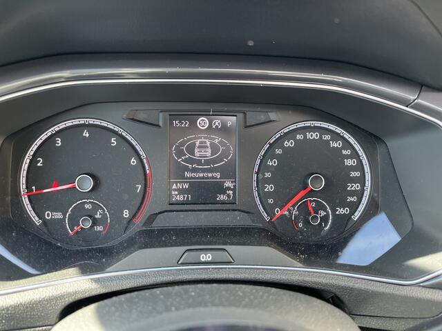 Volkswagen T-Roc 1.5 TSI 2x R-Line / AUTOMAAT/ PANO/ CAMERA/ PARK. SENSOREN/ LED/ STOELVERWARM./ ADAPT. CRUISE/ BLUETOOTH/ NAVI/ CLIMA/ DAB
