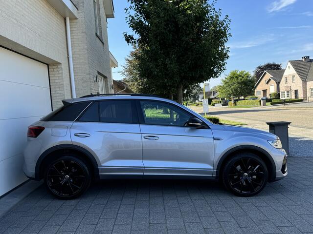 Volkswagen T-Roc 1.5 TSI 150pk DSG 3x R-Line BlackStyle Nieuw Model Panoramadak VirtualCockpit ACC Sportstoelen IQ-Light Ambientlight Keyless Camera 18" Pdc