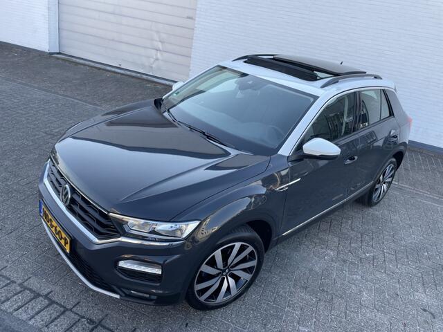 Volkswagen T-Roc 1.5 TSI Sport R_Line DSG , Panoramadak ,Trekhaak