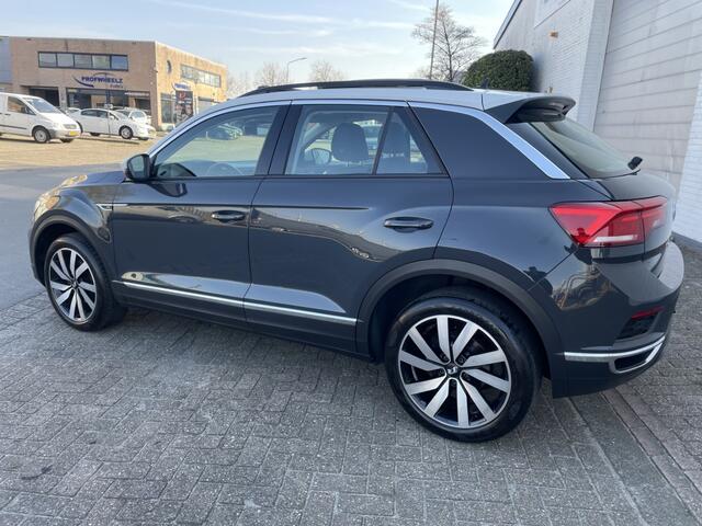 Volkswagen T-Roc 1.5 TSI Sport R_Line DSG , Panoramadak ,Trekhaak