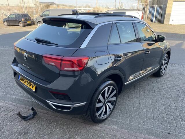 Volkswagen T-Roc 1.5 TSI Sport R_Line DSG , Panoramadak ,Trekhaak