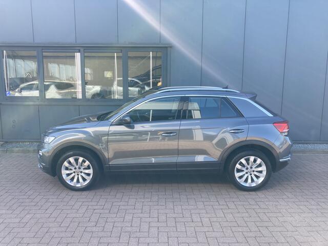 Volkswagen T-Roc 1.5 TSi 150pk DSG Style Business CAMERA/NAVI/PDC/TREKHAAK/WINTERPACK