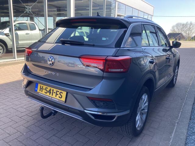 Volkswagen T-Roc 1.5 TSi 150pk DSG Style Business CAMERA/NAVI/PDC/TREKHAAK/WINTERPACK