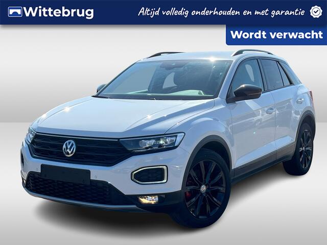 Volkswagen T-Roc 1.5 TSI 150PK Sport / Black Style / LED / Parkeersensoren V+A / Stoelverwarming