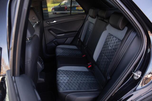 Volkswagen T-Roc 1.5 TSI R-Line Business , Adap. cruise, Stuur/stoelverwarming, Carplay,