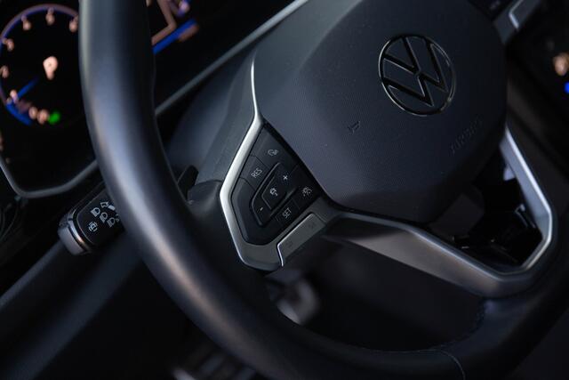 Volkswagen T-Roc 1.5 TSI R-Line Business , Adap. cruise, Stuur/stoelverwarming, Carplay,