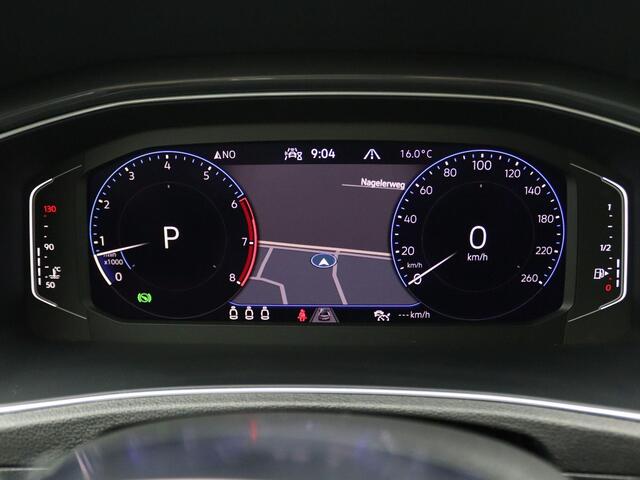 Volkswagen T-Roc 1.5 TSI Sport Business R 150PK DSG Pano-Schuifdak, Adaptieve Cruise Controle, Keyless, Achteruitrijcamera, Navi, Elektr. Achterklep, Trekhaak, 18" LM Velgen