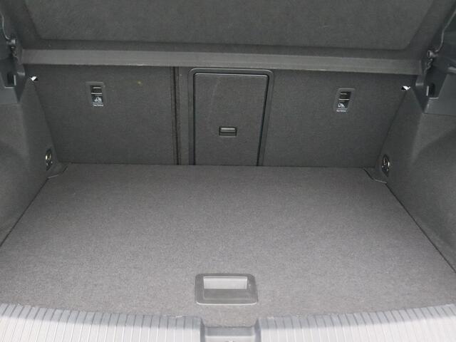 Volkswagen T-Roc 1.5 TSI Sport Business R 150PK DSG Pano-Schuifdak, Adaptieve Cruise Controle, Keyless, Achteruitrijcamera, Navi, Elektr. Achterklep, Trekhaak, 18" LM Velgen