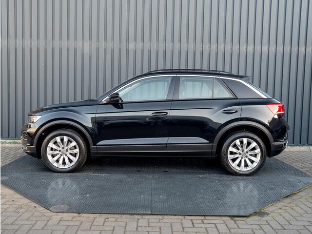 Volkswagen T-Roc 1.0 TSI Style | Trekhaak | LED | Stoelverw. | Navi | Prijs Rijklaar!!