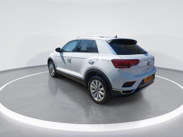 Volkswagen T-Roc 1.5 TSI Sport 150PK l Winterpakket l Sport Plus Pakket l Navigatie Discover Media