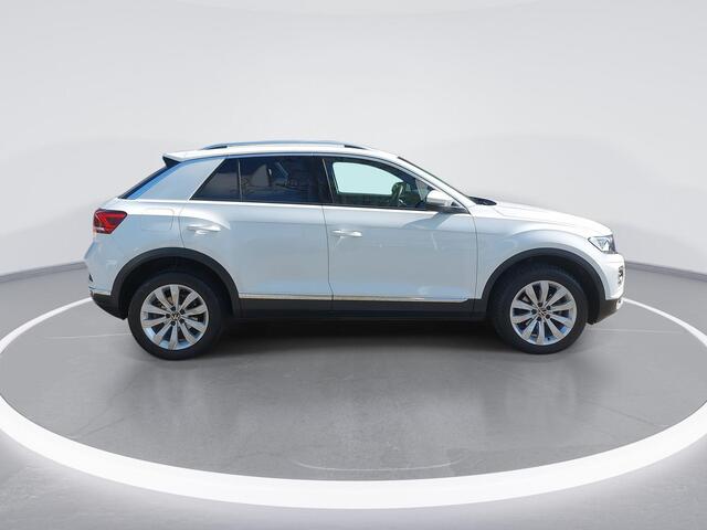 Volkswagen T-Roc 1.5 TSI Sport 150PK l Winterpakket l Sport Plus Pakket l Navigatie Discover Media