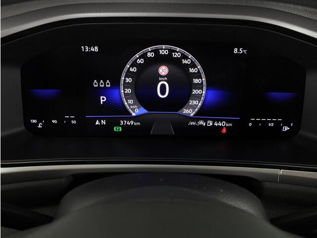 Volkswagen T-Roc Oranje Edition 1.5 / 150 pk DSG | Verlengde garantie | Navigatie via App | Parkeersensoren (Park assist) | Achteruitrijcamera | Adaptieve cruise control |