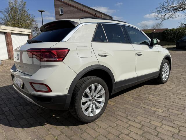 Volkswagen T-Roc 1.5 TSI ADAP CRUISE STOEL+STUUR VERW. CAM LED