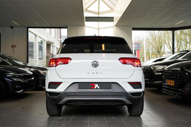 Volkswagen T-Roc 1.0 TSI Style | PANO | VIRTUAL | SENSOREN | STOELVERW.