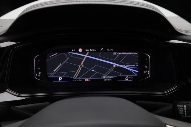 Volkswagen T-Roc 2.0 TSI 190 pk DSG 4Motion R-Line | Panoramadak | Achteruitrijcamera | Navigatie | Stoelverwarming | Adaptive Cruise