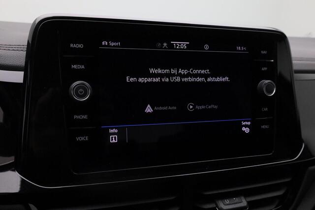 Volkswagen T-Roc 2.0 TSI 190 pk DSG 4Motion R-Line | Panoramadak | Achteruitrijcamera | Navigatie | Stoelverwarming | Adaptive Cruise