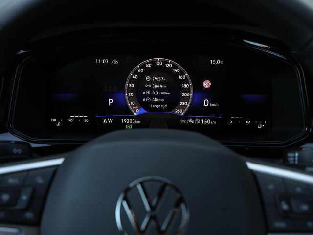 Volkswagen T-Roc 1.5 TSI R-Line Black Style 150pk DSG | LED PLUS | Navigatie | Side Assist | Cruise control | Stoelverwarming | 18 Inch Nevada Velgen
