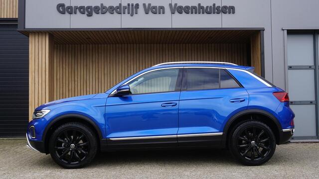 Volkswagen T-Roc 1.5 TSI 150pk DSG Style Business IQ light 18inch LM Virtual Keyless Adaptive Cruise *Ravenna Blue* 11391km!