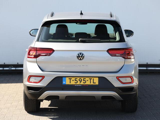 Volkswagen T-Roc 1.0 TSI Life Adaptive Cruise Control | App Connect | LED | Parkeersensoren | Inklapbare spiegels | 16 Inch velgen