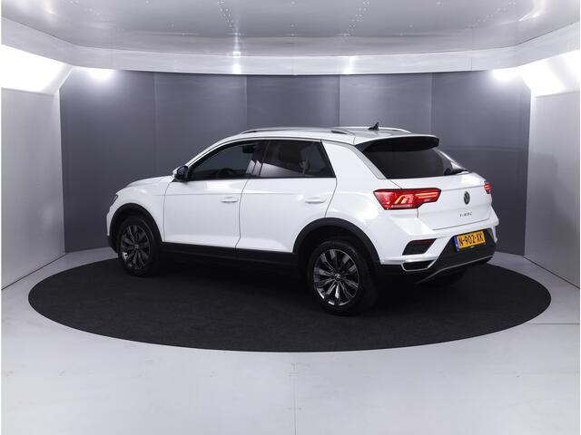 Volkswagen T-Roc 1.5 TSI Style 150 pk Automaat (DSG) | Navigatie | Autom. airco | Parkeersensoren | Achteruitrijcamera