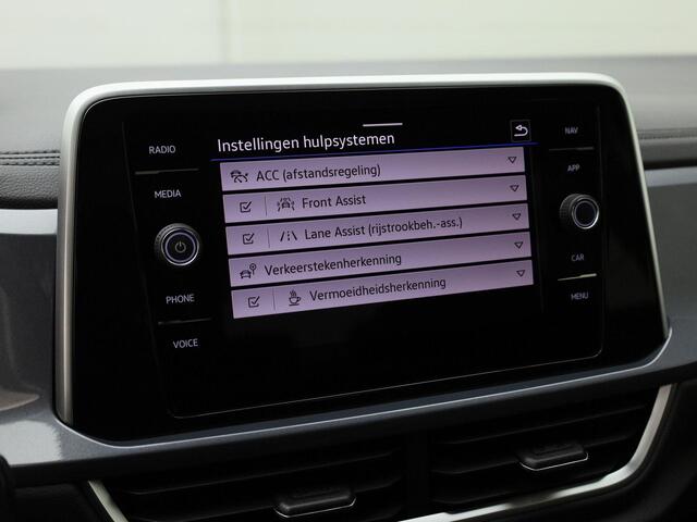 Volkswagen T-Roc 1.5TSI/150PK Style DSG · Panoramadak · Navigatie · Stoelverwarming · Garantie tot februari 2026