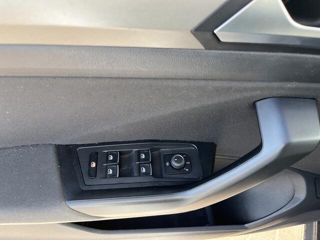Volkswagen T-Roc 1.0 TSI Style / 16" LMV/ DAB RADIO/ BLUETOOTH/ APP-CONNECT/ PARK. SENSOREN + CAMERA/ CLIMA/ ADAPT. CRUISE/ FRONT ASSIST