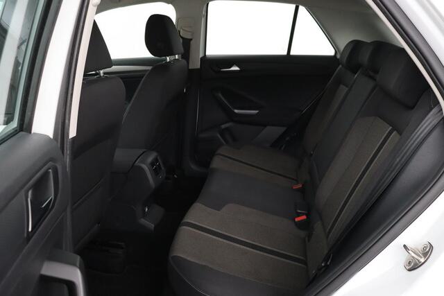 Volkswagen T-Roc 1.0 TSI Style | Stoelverwarming | Full LED | Carplay | Navigatie | Adaptive cruise | Parkeerhulp | Airco | Bluetooth