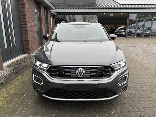 Volkswagen T-Roc 1.5 TSI Sport VIRTUAL DASHBOARD | ADAPTIVE CRUISE CONTROL | NAV | APP CONNECT | CAMERA