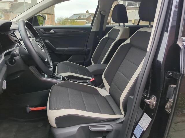 Volkswagen T-Roc 1.5 TSI 150pk Sport Executive DSG Automaat Navigatie / Parkeersensoren / Winterpakket / El. Achterklep / Clima / LED