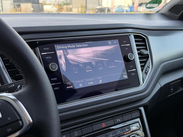 Volkswagen T-Roc Cabrio 1.5 TSI R-Line Stoelverwarming | LED | Navi | Ravenna Blue | DAB | Carplay