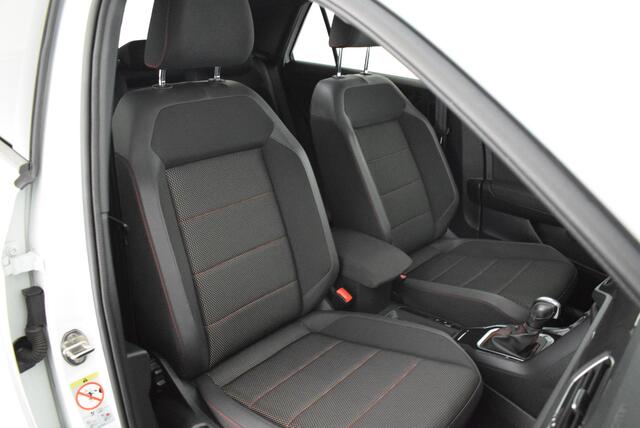 Volkswagen T-Roc 1.5 TSI 150pk DSG 2x R-Line Camera Virtual Cockpit Navigatie