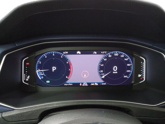 Volkswagen T-Roc 1.5 TSI DSG United R-Line Navigatie Parkeersensoren 19 Inch Lichtmetalen velgen Lane Assist Digitale Cockpit