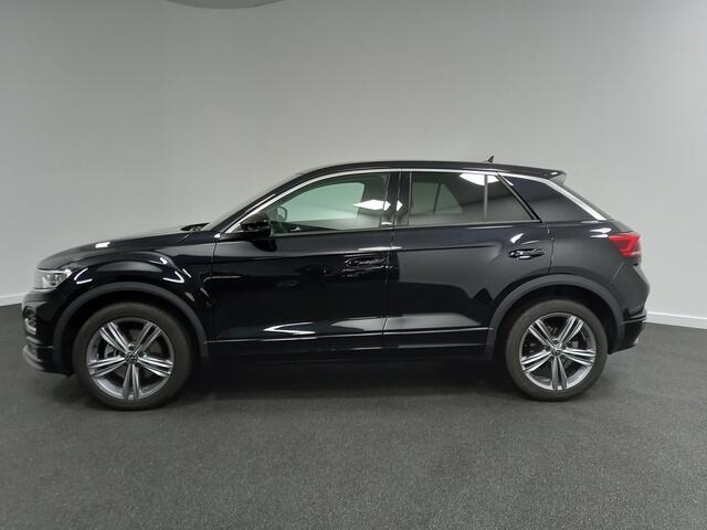 Volkswagen T-Roc 1.5 TSI DSG United R-Line Navigatie Parkeersensoren 19 Inch Lichtmetalen velgen Lane Assist Digitale Cockpit