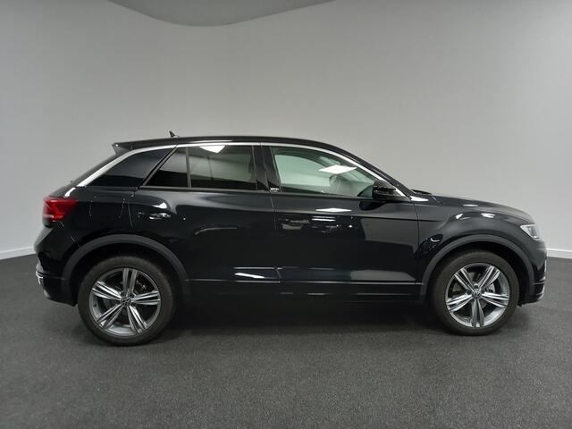 Volkswagen T-Roc 1.5 TSI DSG United R-Line Navigatie Parkeersensoren 19 Inch Lichtmetalen velgen Lane Assist Digitale Cockpit