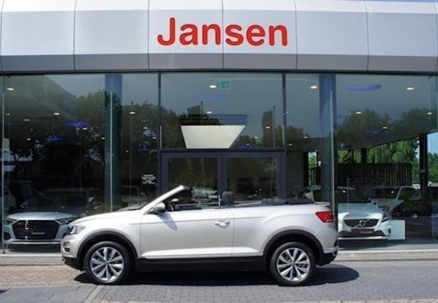 Volkswagen T-Roc Cabrio 1.0 TSI Style | CarPlay | Parkeersensor voor + achter | Stoelverwarming