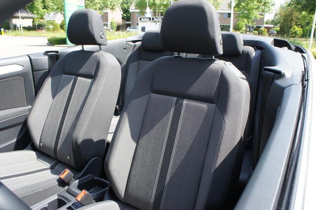 Volkswagen T-Roc Cabrio 1.0 TSI Style | CarPlay | Parkeersensor voor + achter | Stoelverwarming