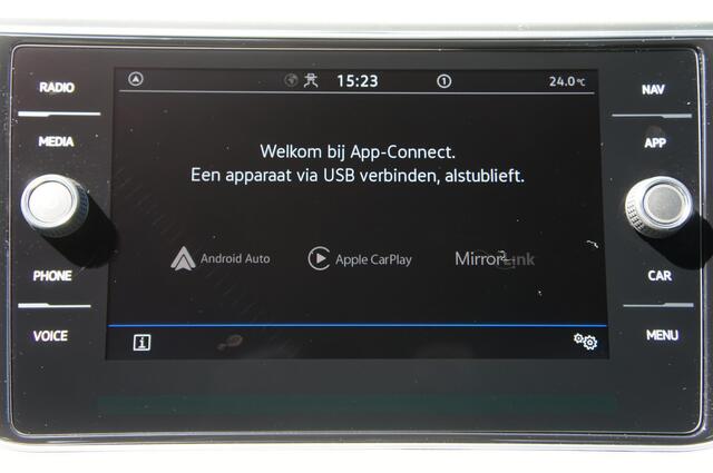 Volkswagen T-Roc Cabrio 1.0 TSI Style | CarPlay | Parkeersensor voor + achter | Stoelverwarming