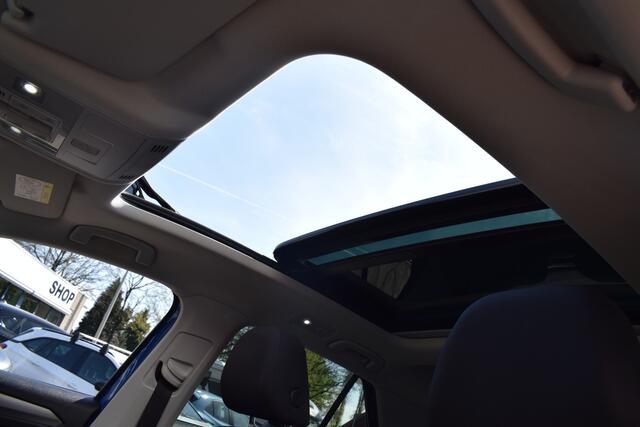 Volkswagen T-Roc 1.0 TSI Style Business//Pano//Camera//Navi!!
