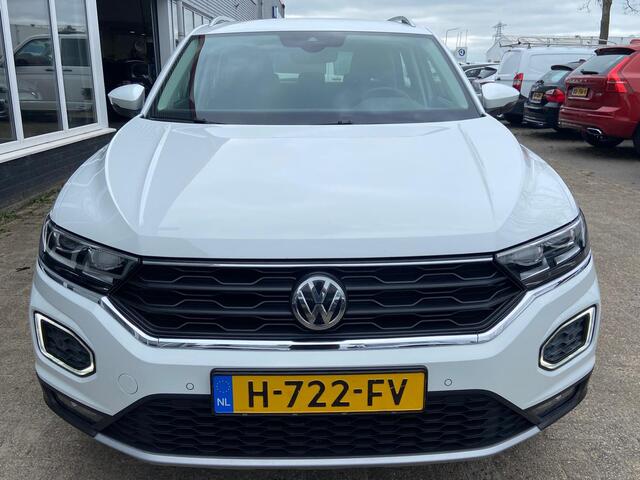 Volkswagen T-Roc 1.5 TSI Style Business | Virtual Cockpit | Automaat | Stoelverwarming