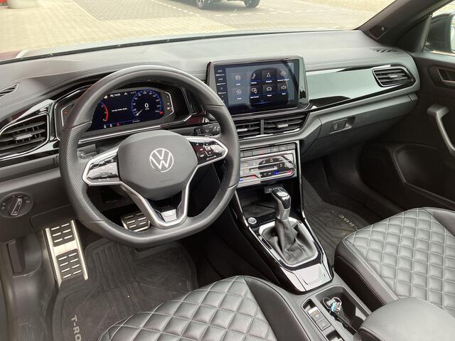 Volkswagen T-Roc Cabrio 1.5 TSI 150pk DSG R-Line Edition Grey · Camera · Beats Audio · Keyless · Lederen Bekleding · Side Assist · Stuur- & Stoelverwarming · Matrix LED · Parkeerassistent ·