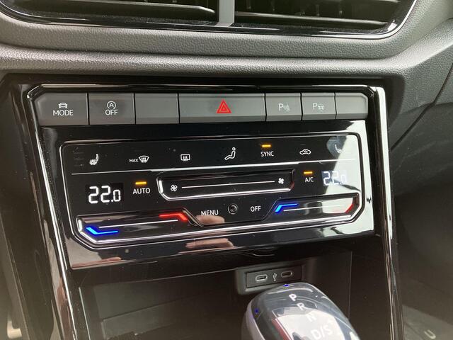 Volkswagen T-Roc Cabrio 1.5 TSI 150pk DSG R-Line Edition Grey · Camera · Beats Audio · Keyless · Lederen Bekleding · Side Assist · Stuur- & Stoelverwarming · Matrix LED · Parkeerassistent ·