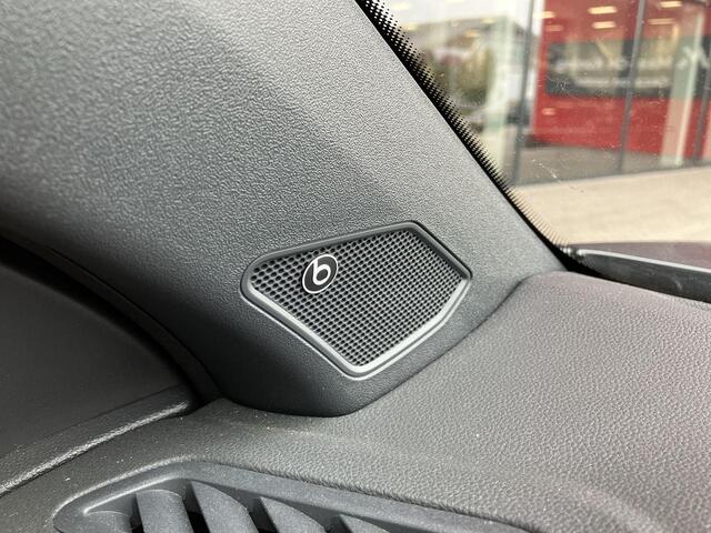 Volkswagen T-Roc Cabrio 1.5 TSI 150pk DSG R-Line Edition Grey · Camera · Beats Audio · Keyless · Lederen Bekleding · Side Assist · Stuur- & Stoelverwarming · Matrix LED · Parkeerassistent ·