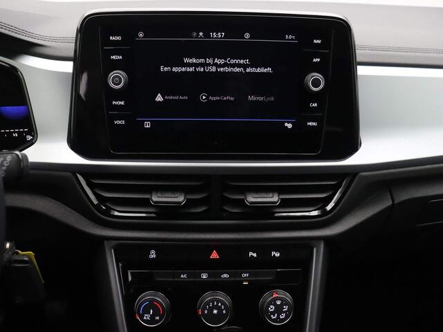 Volkswagen T-Roc Life 1.0 TSI 110pk Adaptive cruise control, Parkeersensoren, Airco, DAB, Radio, App connect, LED koplampen