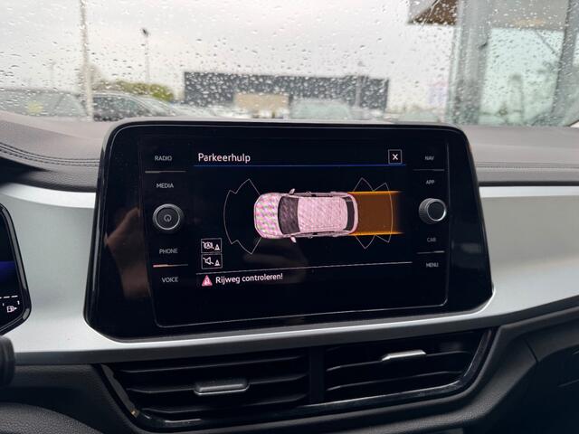 Volkswagen T-Roc 1.5 TSI 150 pk DSG Life - adap cruise - park control