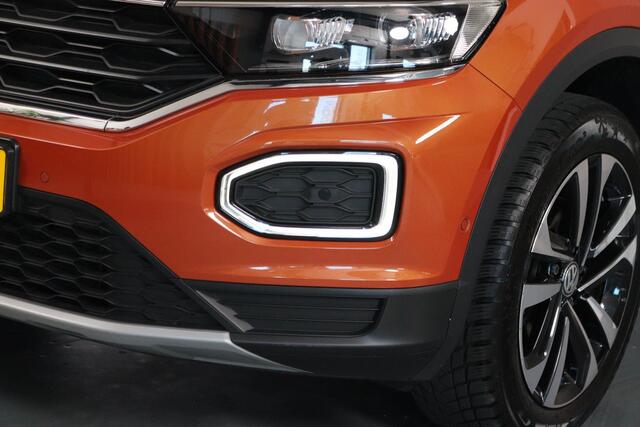Volkswagen T-Roc 1.5 TSI Style, Navigatie, Panoramadak, Apple CarPlay/Android Auto, ACC