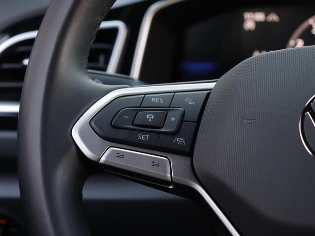 Volkswagen T-Roc 1.5 TSI R-Line | LED Plus | Dodehoekdetectie | Stoelverwarming | Navigatie | App-Connect | Adaptive Cruise |