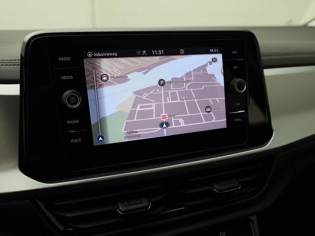 Volkswagen T-Roc 1.5 TSI 150PK Life DSG automaat | Apple Carplay | Android auto | Navigatie |Stoelverwarming | Parkeersensoren | Fabrieksgarantie tot februari 2026 of 100.000km