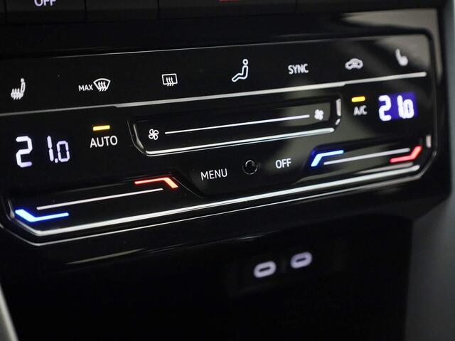 Volkswagen T-Roc 1.5 TSI 150PK Life DSG automaat | Navigatie | Apple Carplay | Parkeersensoren | Stoelverwarming | Fabrieksgarantie tot maart 2026 of 100.000km