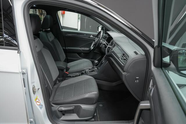 Volkswagen T-Roc R-Line 4Motion Sport Business R 2.0 190pk TSI AUTOMAAT |Beats|panoramadak|digital cockpit|Apple Carplay|parkeercamera|blind spot|elek. achterklep|adaptive cruise control|LED|18"|stoelverwarming|