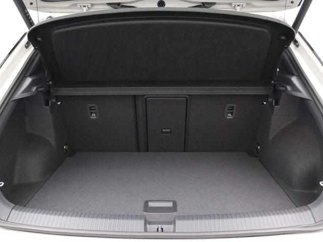Volkswagen T-Roc 1.5 TSI R-Line Business 150PK DSG Black Style, LED-Matrix, Keyle